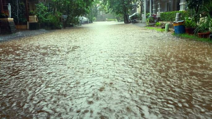 城市环境中的街道洪水