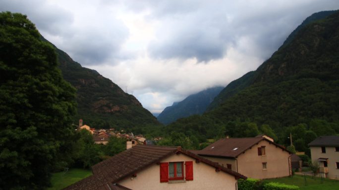 法国南部阿列格省比利牛斯山脉的奥尔鲁村