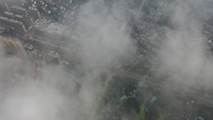 云雾下的城市，原片大疆DLOG模式。