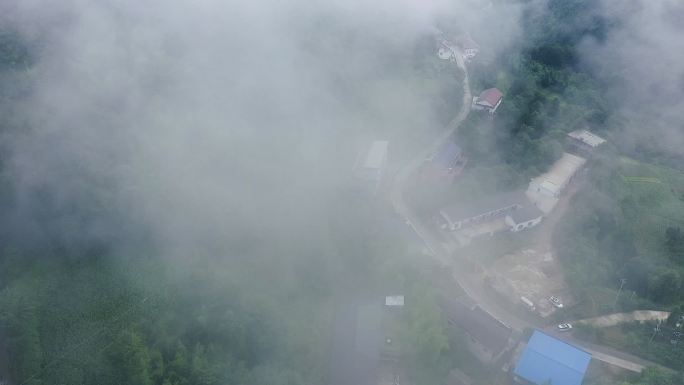 大山里的乡路