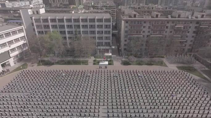 中学全校师生升国旗J