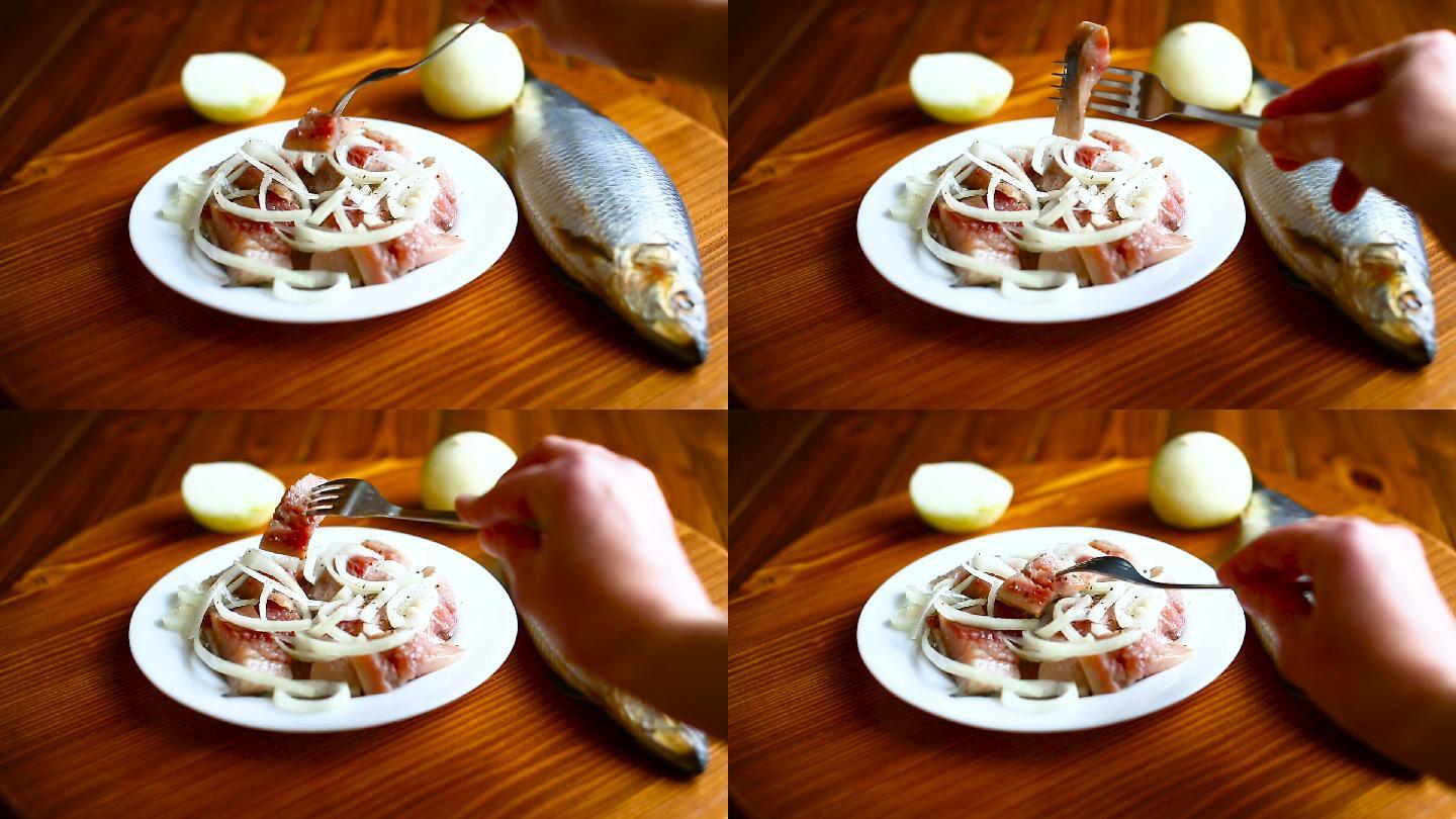 洋葱鲱鱼沙拉鲱鱼白色
