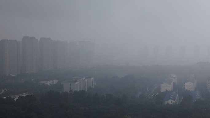 4K大雨来临，城市白昼如黑夜