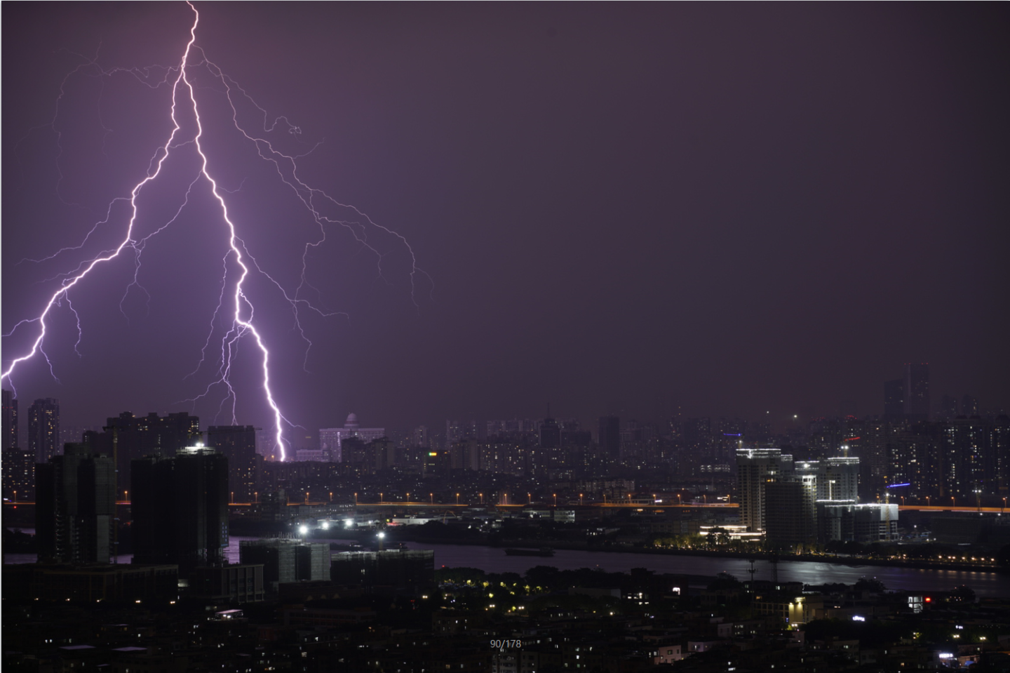 0725广州市区台风天暴风雨闪电延时4K