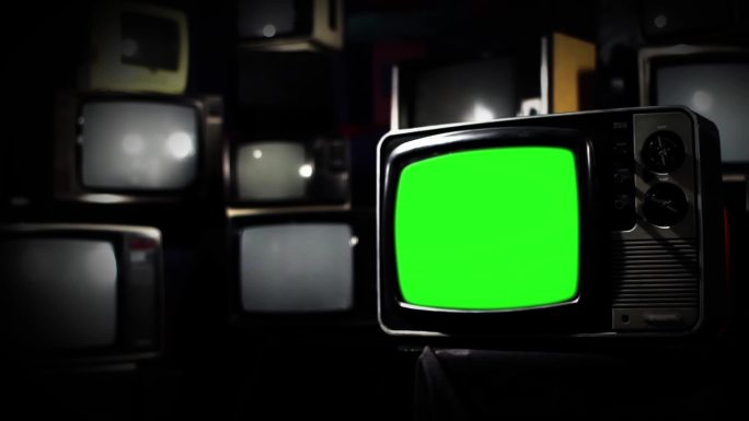 绿色屏幕的老式电视