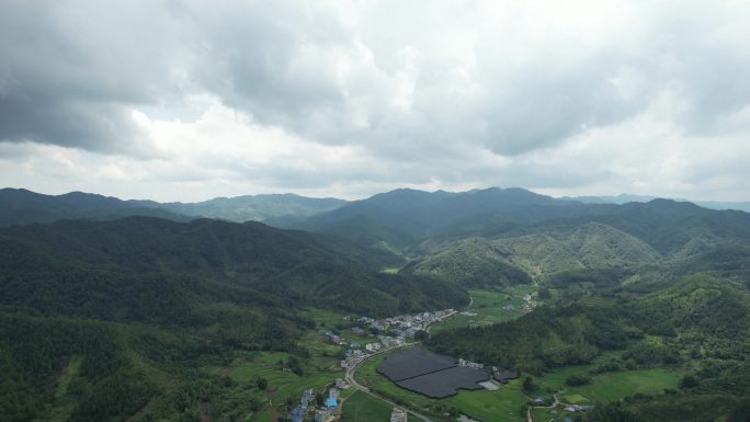 新农村丘陵绿色山地