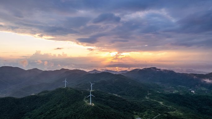 风力发电清洁能源日出山脉大气空镜航拍延时