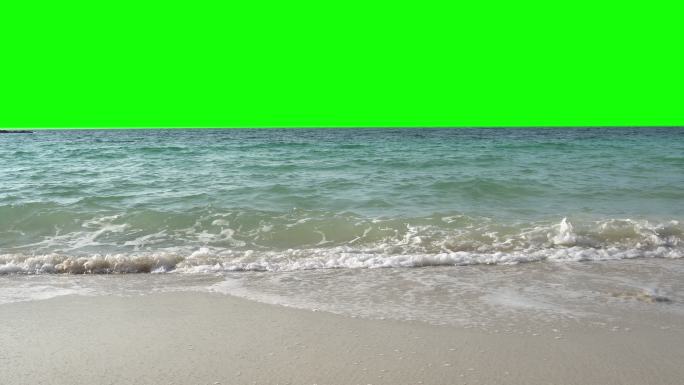 4K视频：海浪拍岸，背景为绿色屏幕