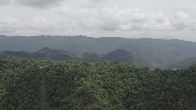 湖南湘西翻山云海山野航拍公路