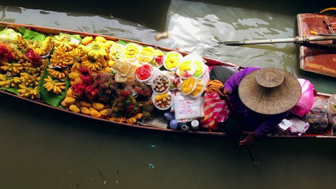 泰国河流的船家