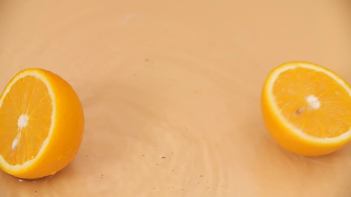 橙子落水升格实拍视频素材