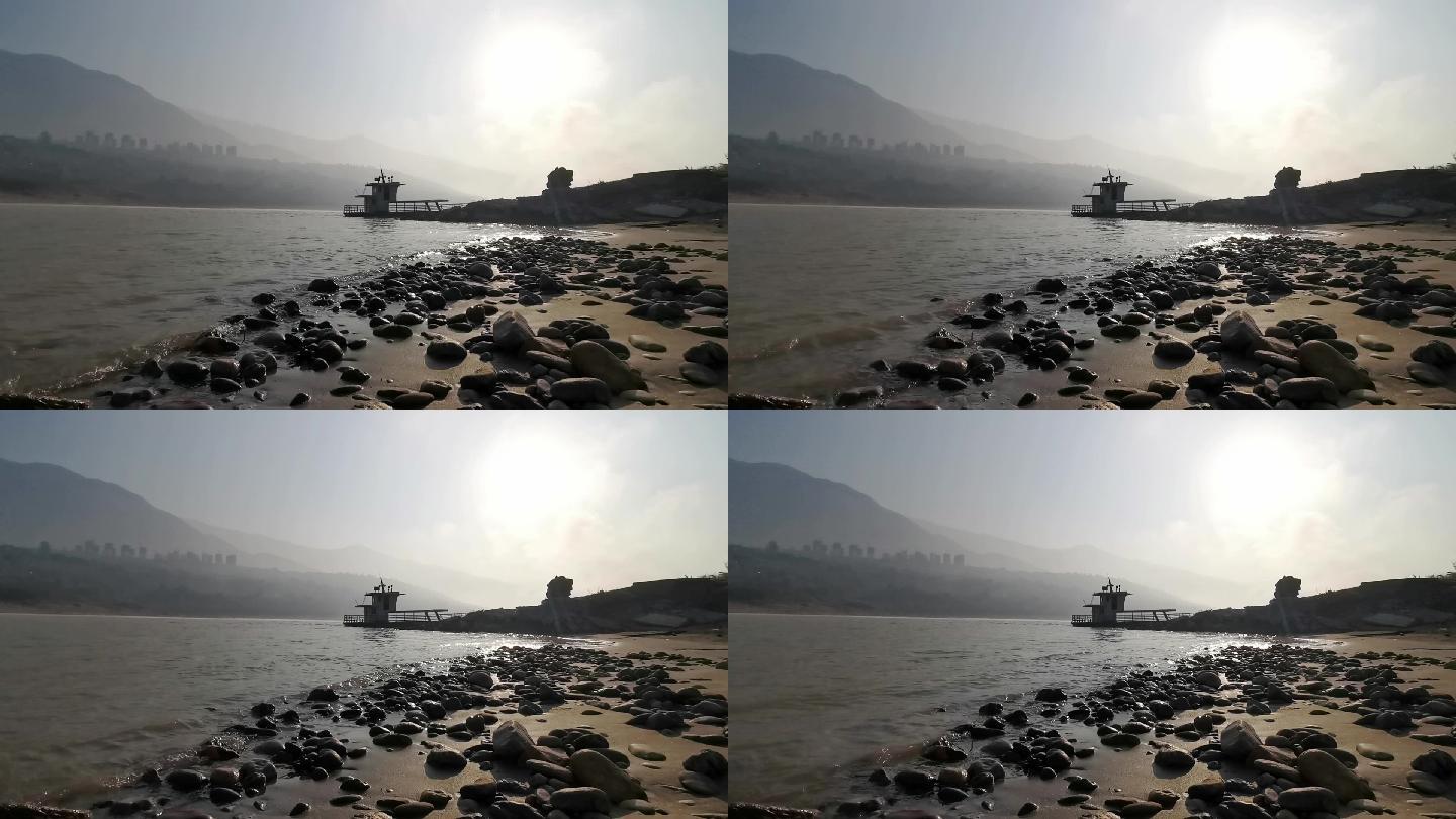 江岸美景云雾缭绕的晨码头波光荡漾
