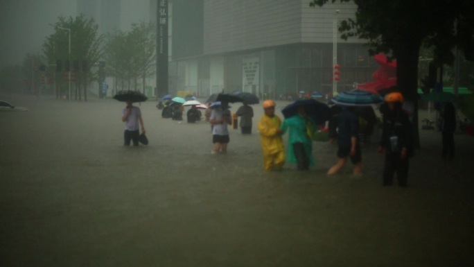 7.20摄 郑州特大暴雨现场1080P