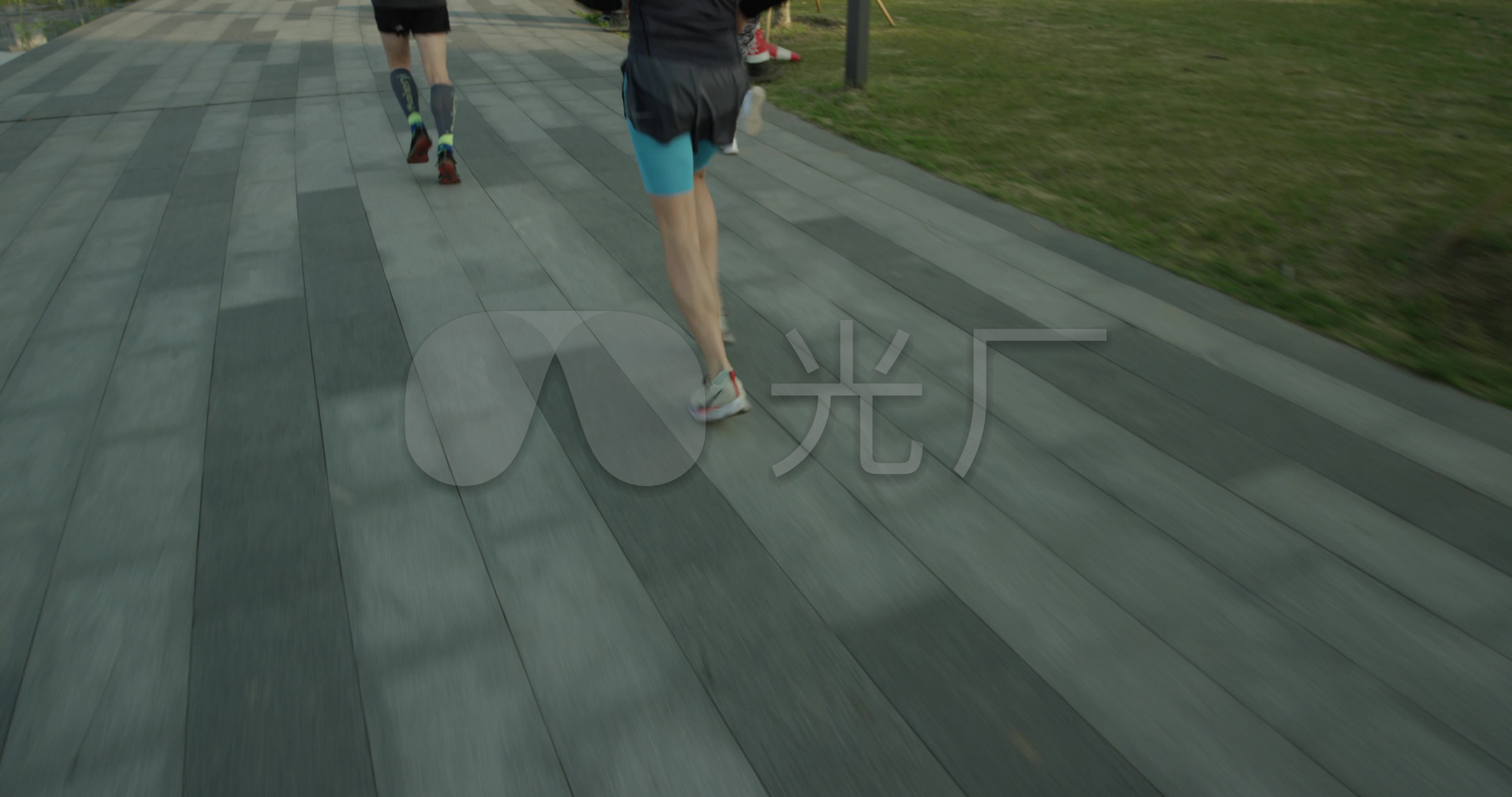 清晨跑步锻炼健康运动