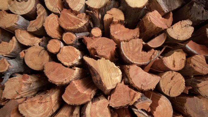 木柴堆放 木材木柴劈柴柴火