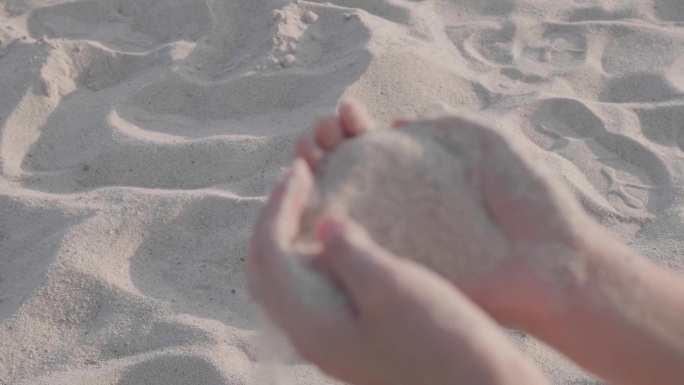 手里的沙子