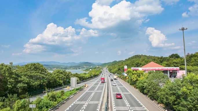 湖南高速公路车流延时