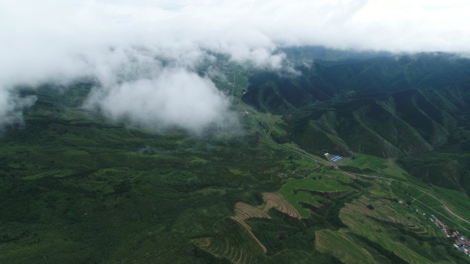 山川云层翻涌空镜素材航拍