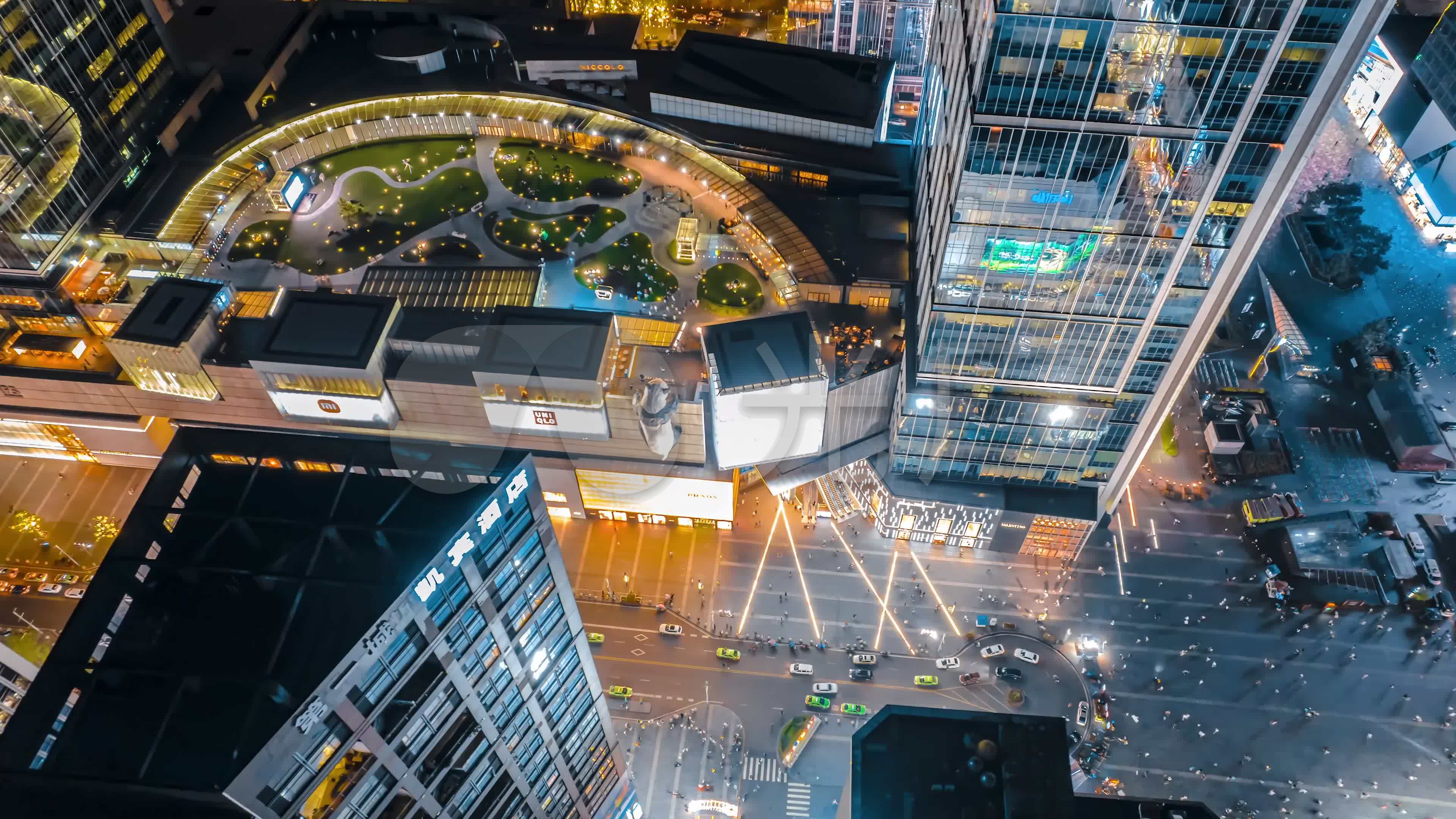 成都航拍春熙路ifs夜景车流人流地标