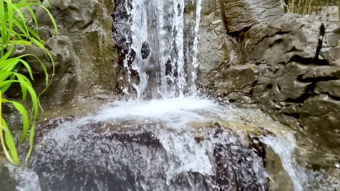 泉水水流特写满门拍摄