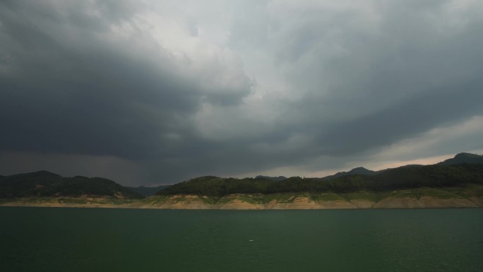 万峰湖暴雨前延时摄影