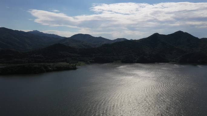 4k-水库湖泊群山航拍