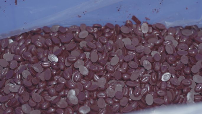 色豆模具制作色豆 掉落色豆袋子里