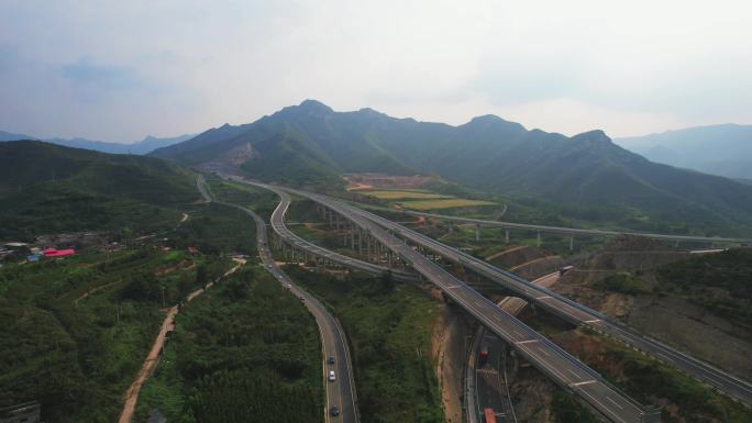 航拍太行山石太高速公路