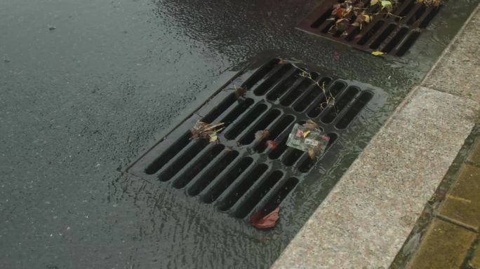 马路边的雨滴