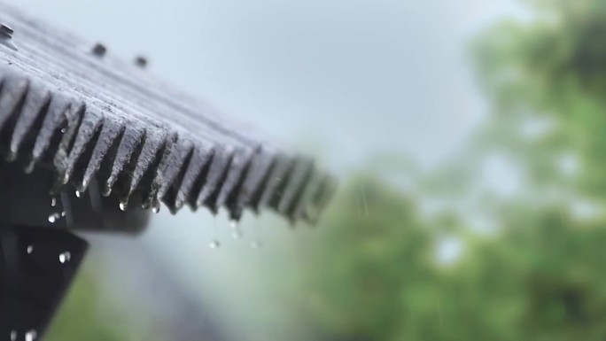 屋檐下雨素材包