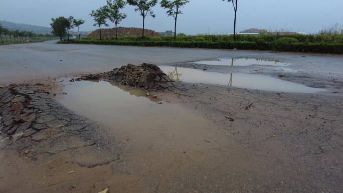 破损的公路