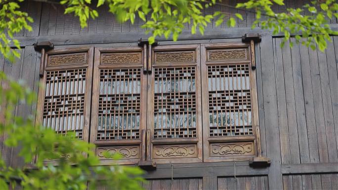 仿古中式木质窗户