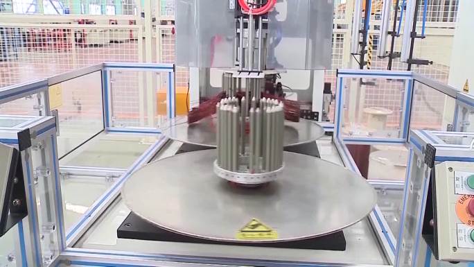中国工厂内部自动化生产线设备