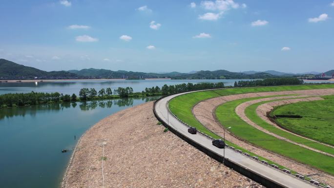 清远飞来峡水上公路蓝天白云风景自驾游航拍