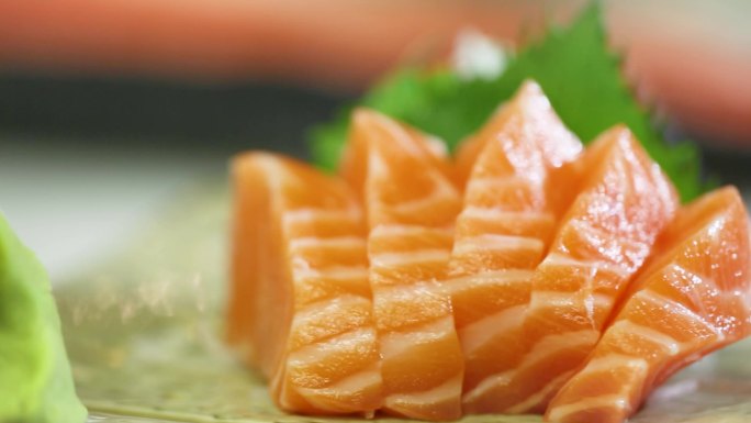 三文鱼寿司铁板美食实拍
