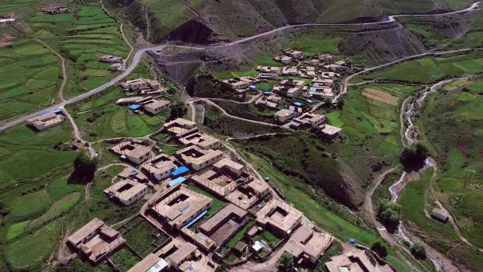 西藏昌都 洛隆县的藏族村庄