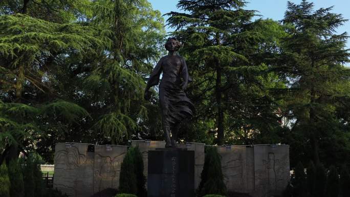 湖南怀化溆浦向警予铜像纪念碑广场航拍
