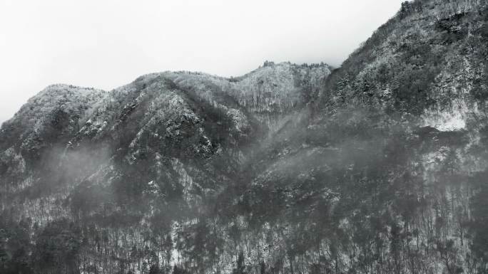 陕西秦岭山雪景