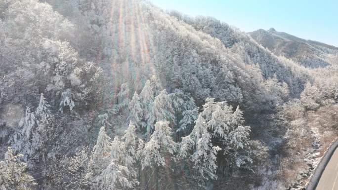 秦岭山脉雪景航拍