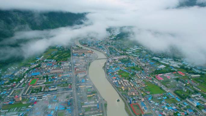 4k航拍波密县县城