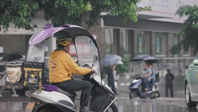 【4K慢镜头】雨中美团外卖员