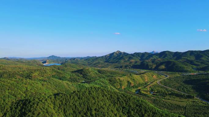 辽宁农村山脉穿梭航拍