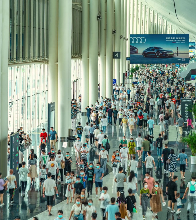 成都西博城国际车展人流量延时摄影竖版4K