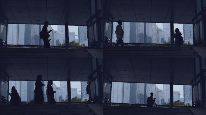 城市天桥上行人剪影视频素材