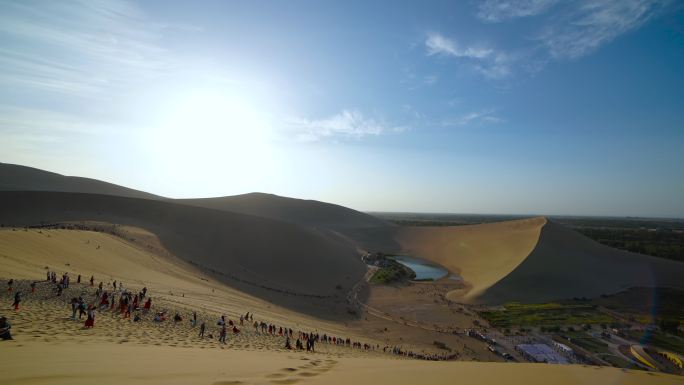 实拍敦煌嘉峪关鸣沙山全景阳光天空延时4K