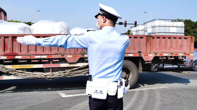 4k交警执勤民警巡逻