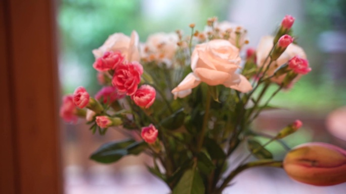 花瓶 鲜花 玫瑰 雏菊 餐厅 浪漫 花