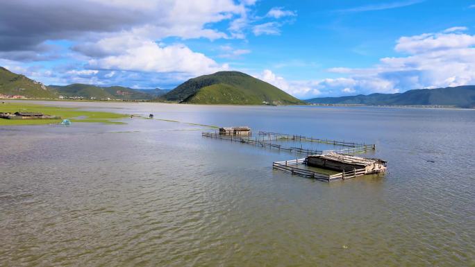 4K航拍香格里拉纳帕海依草原湖泊风景