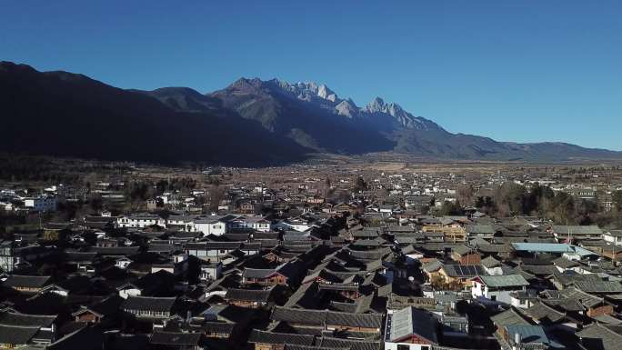 白沙 古镇 航拍 玉龙 雪山 小镇