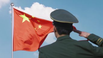 4k军人向神圣的国旗敬礼_4096x2160_高清视频素材下载(编号:6397192)
